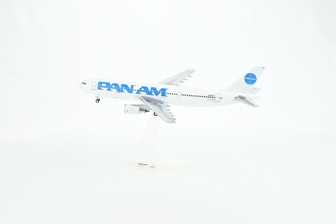 Pan Am Airbus A300 model aircraft side view landing gear