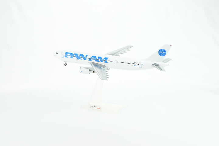 Pan Am Airbus A300 model aircraft detail one-piece construction