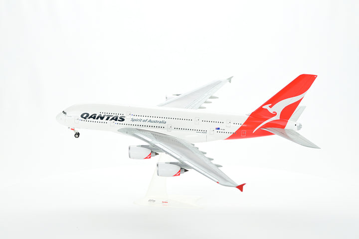 Qantas Airways Airbus A380 1:200 scale model aircraft landing gear one-piece