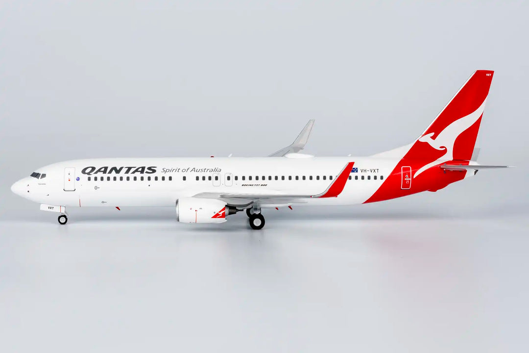 Qantas Airways Boeing 737-800 1:200 diecast model VH-VXT