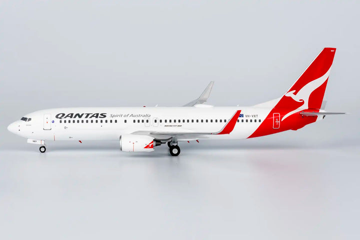 Qantas Airways Boeing 737-800 1:200 diecast model VH-VXT
