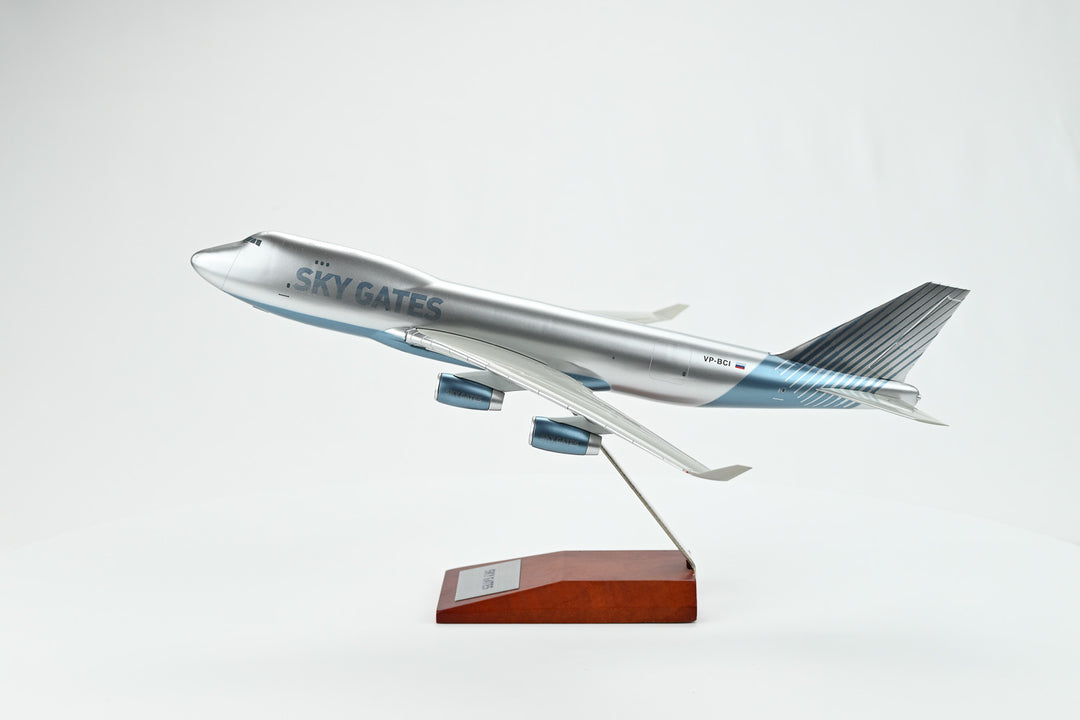 Sky Gates Airlines Boeing 747-400F 1:200 scale freighter model aircraft