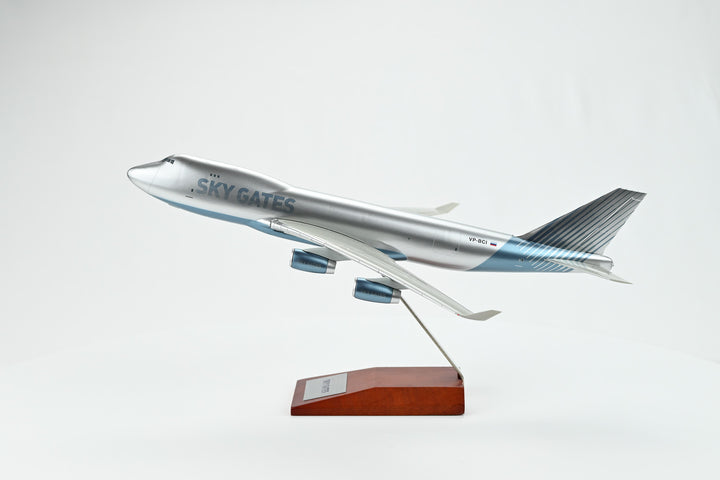 Sky Gates Airlines Boeing 747-400F 1:200 scale freighter model aircraft