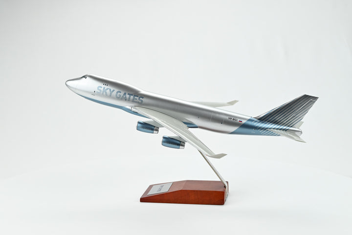 Sky Gates Airlines Boeing 747-400F cargo model aircraft side view