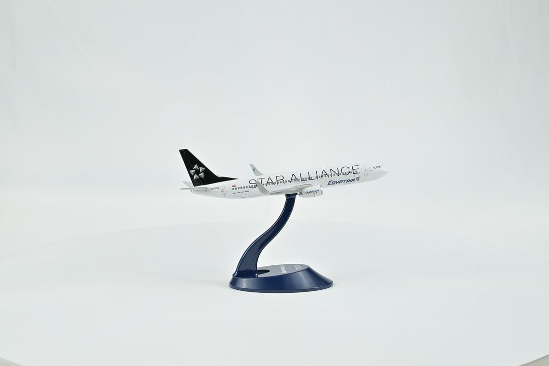 Star Alliance EgyptAir Boeing 737-800 1:200 scale model aircraft