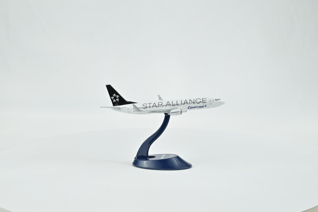 Star Alliance EgyptAir Boeing 737-800 model aircraft detail