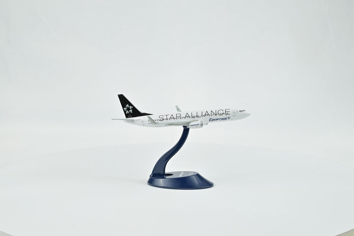 Star Alliance EgyptAir Boeing 737-800 model aircraft detail