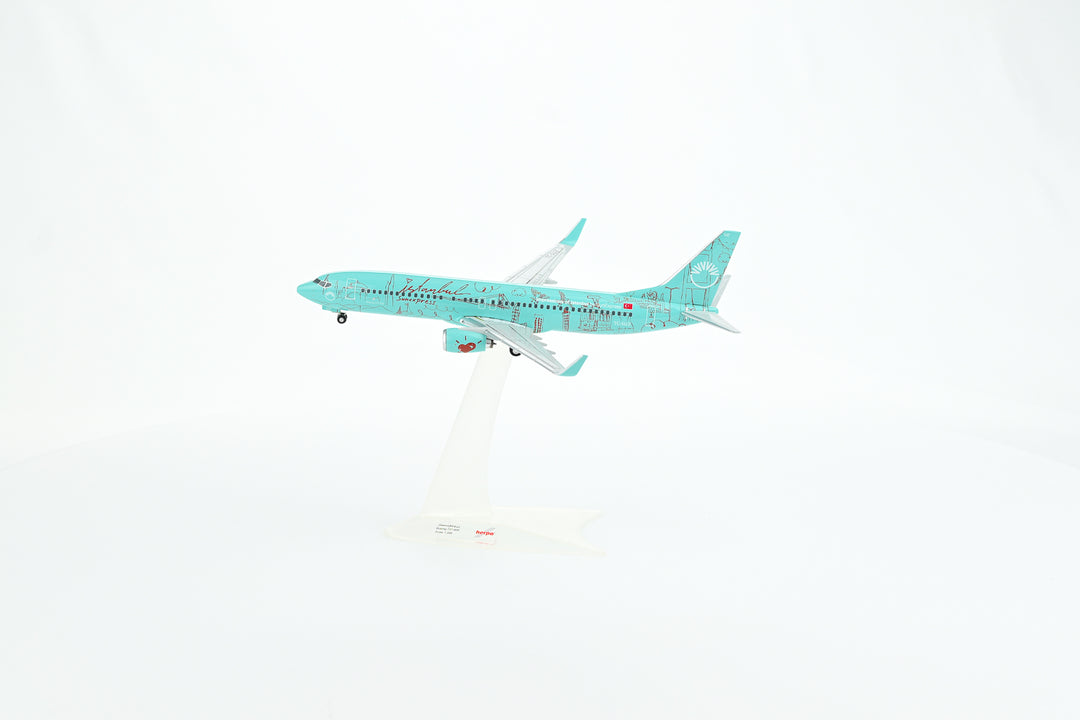 SunExpress Boeing 737-800 1:200 scale model aircraft TC-SUZ landing gear one-piece