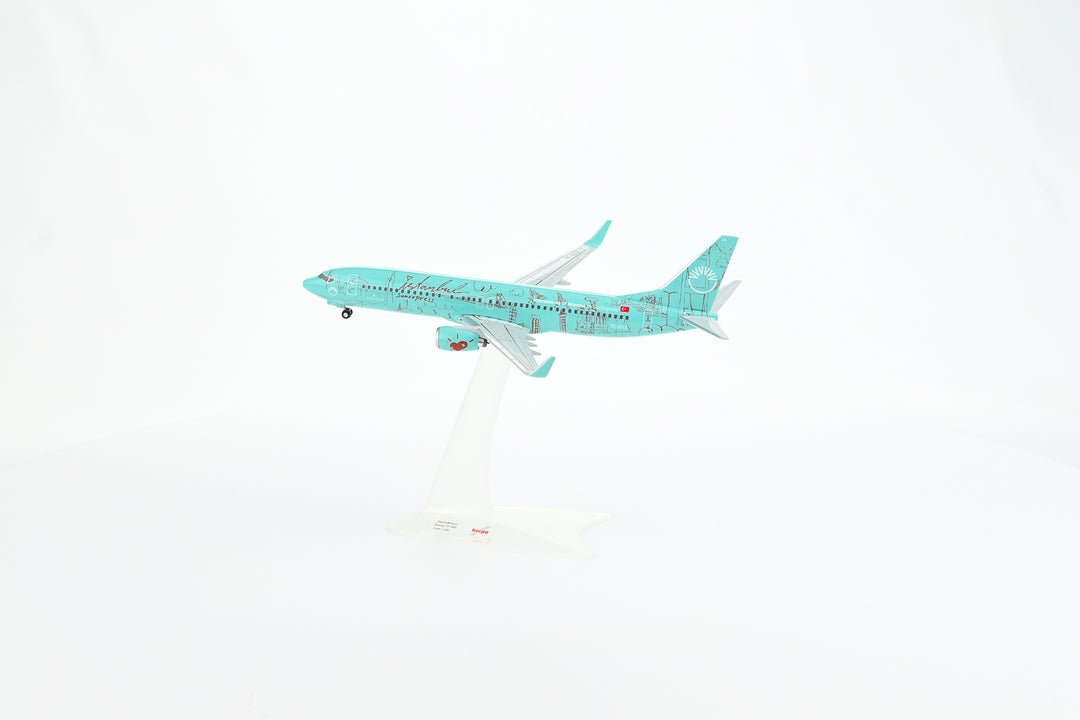 SunExpress Boeing 737-800 model aircraft side view TC-SUZ landing gear