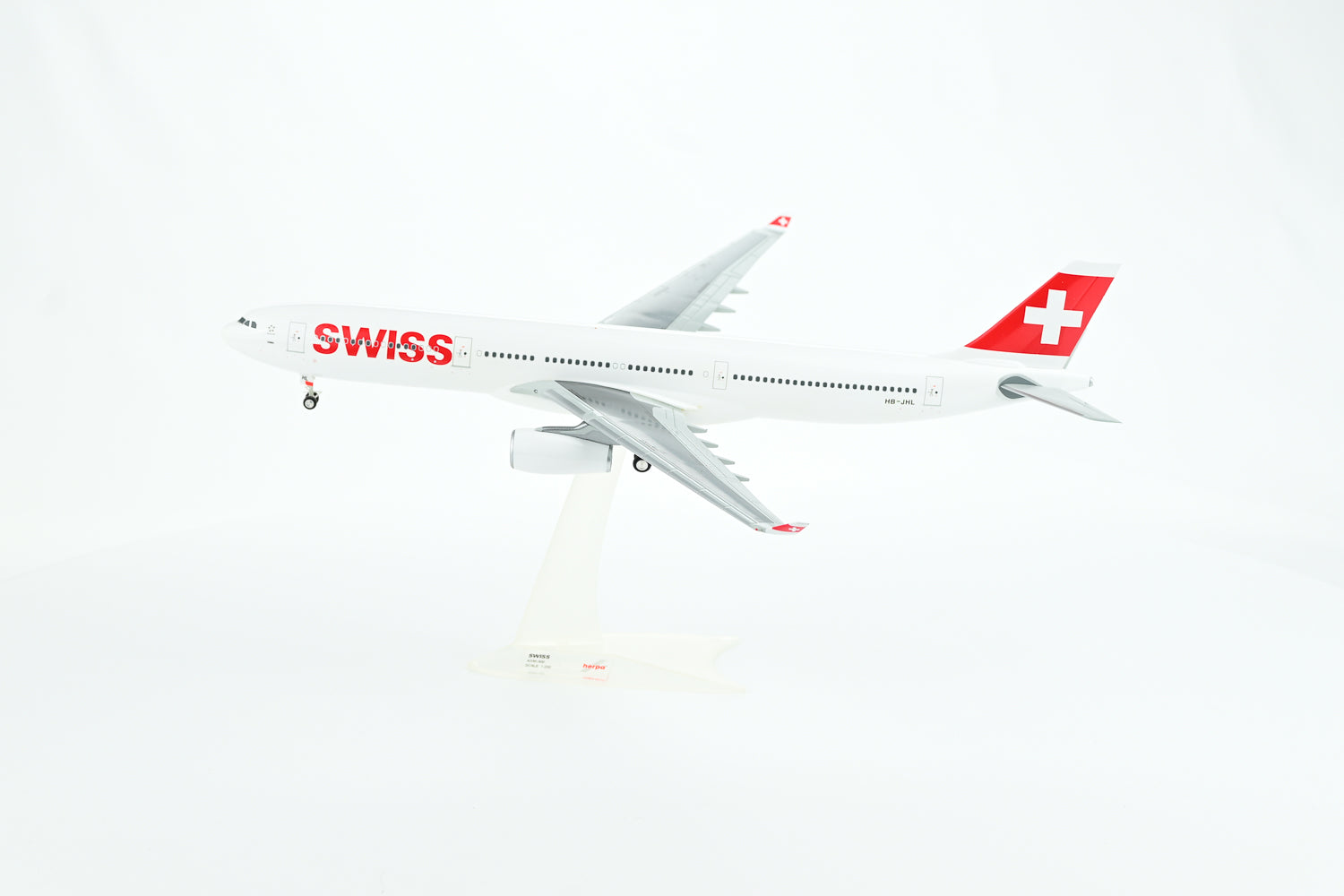 SWISS Airbus A330-300 1:200 scale model aircraft HB-JHL landing gear one-piece