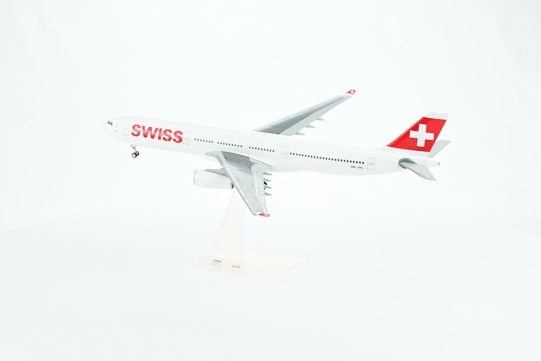 SWISS Airbus A330-300 model aircraft detail one-piece construction HB-JHL