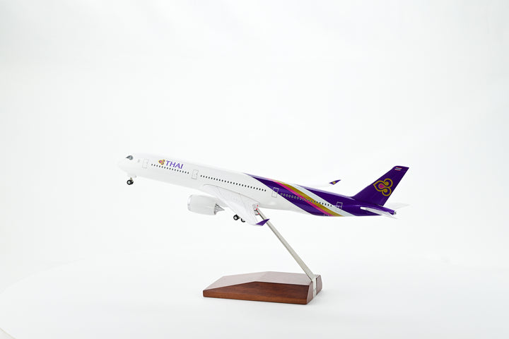Thai Airways Airbus A350-900 model aircraft side view landing gear