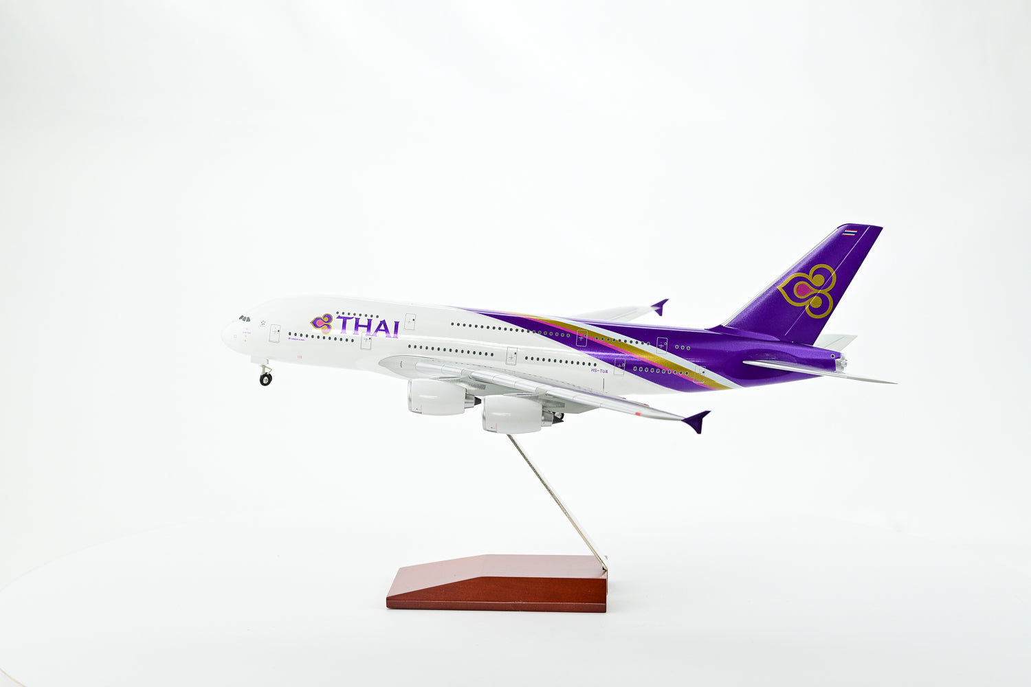Thai Airways Airbus A380 1:200 scale model aircraft landing gear one-piece