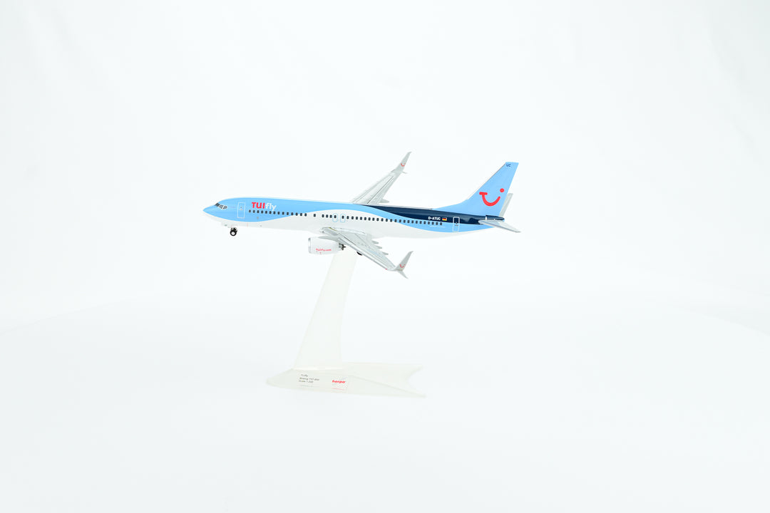 TUIfly Boeing 737-800 1:200 scale model aircraft D-ATUC landing gear one-piece