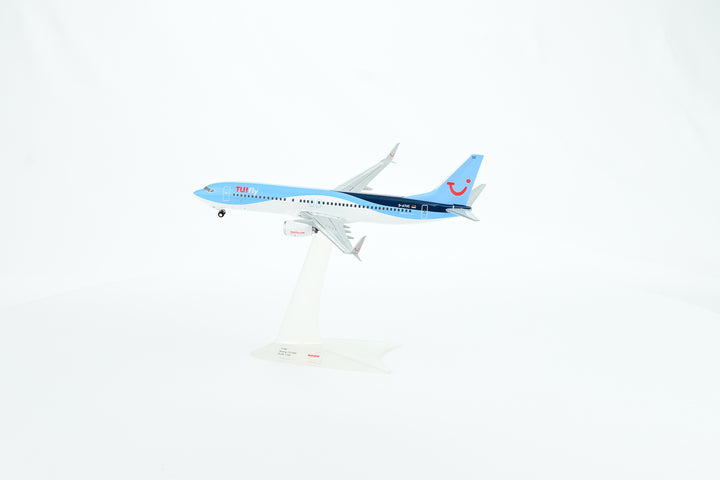 TUIfly Boeing 737-800 aircraft model side view D-ATUC landing gear