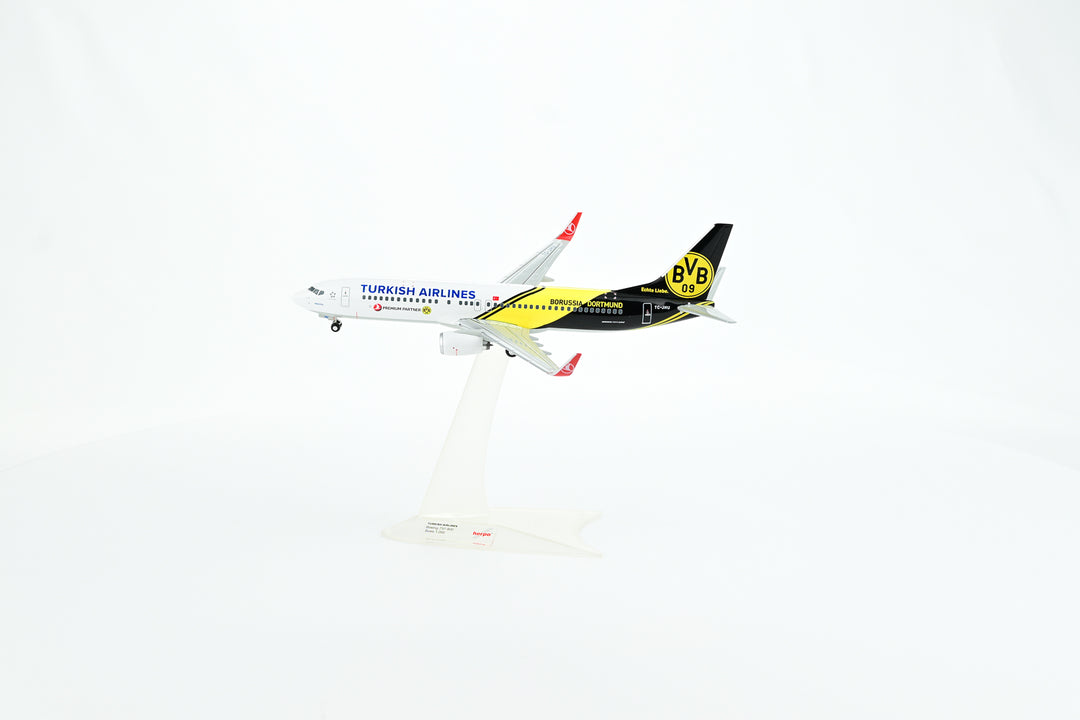 Turkish Airlines Boeing 737-800 1:200 scale model aircraft TC-JHU landing gear one-piece