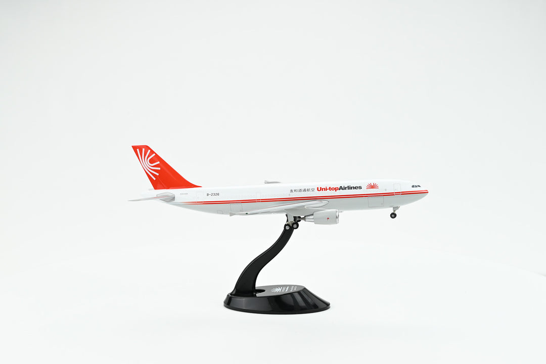 Uni-top Airlines Airbus A300-600BCF aircraft model side view landing gear