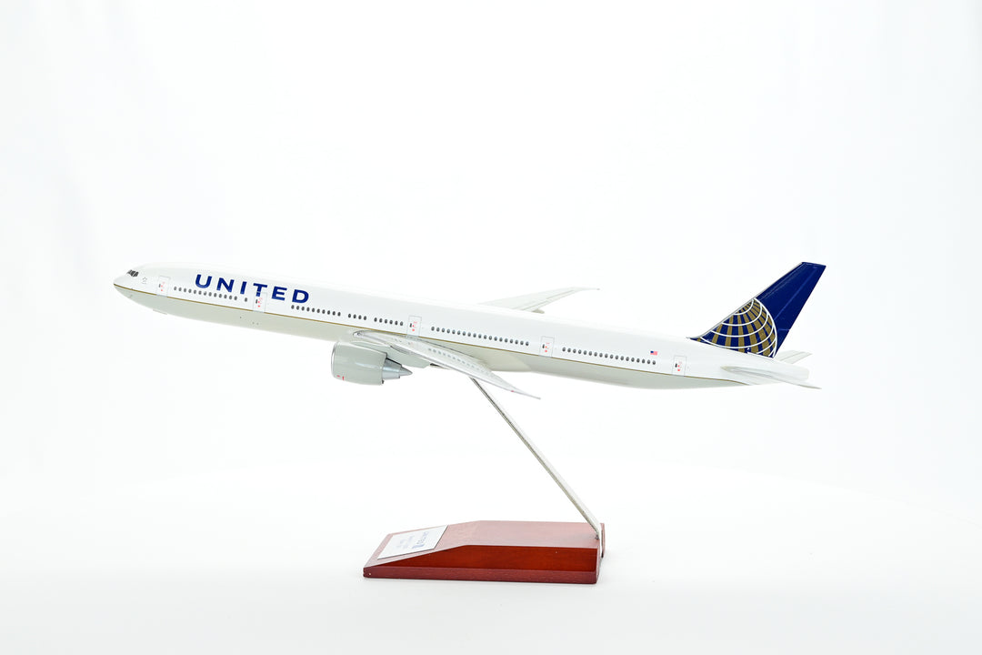 United Airlines Boeing 777-300ER aircraft model side view