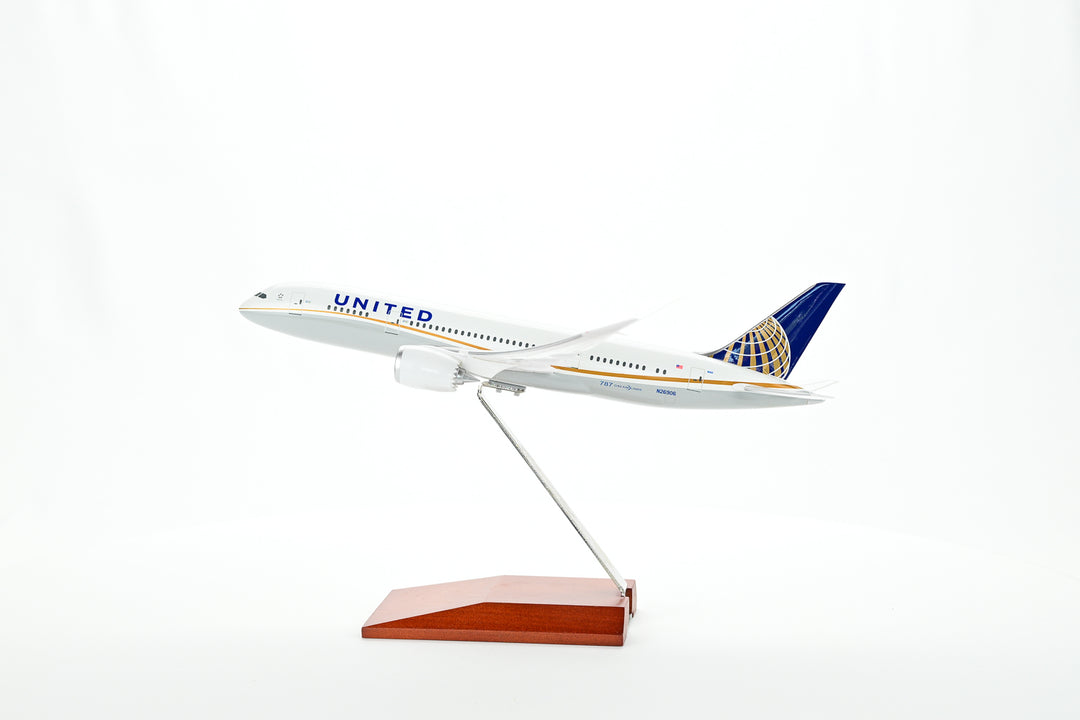 United Airlines Boeing 787-8 aircraft model side view