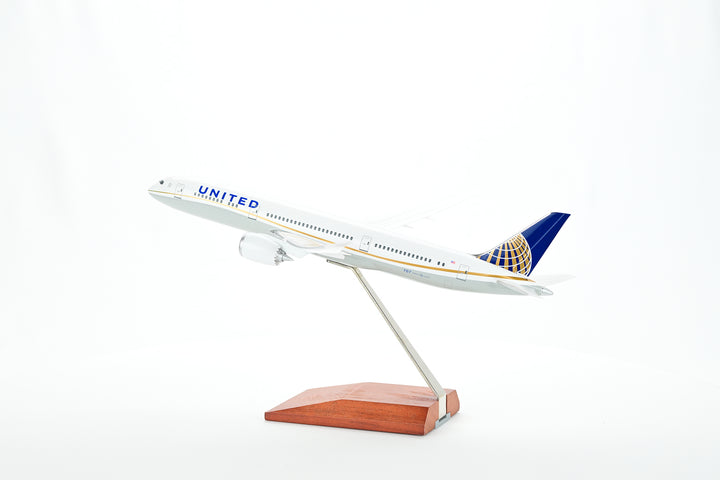 United Airlines Boeing 787-9 aircraft model side view
