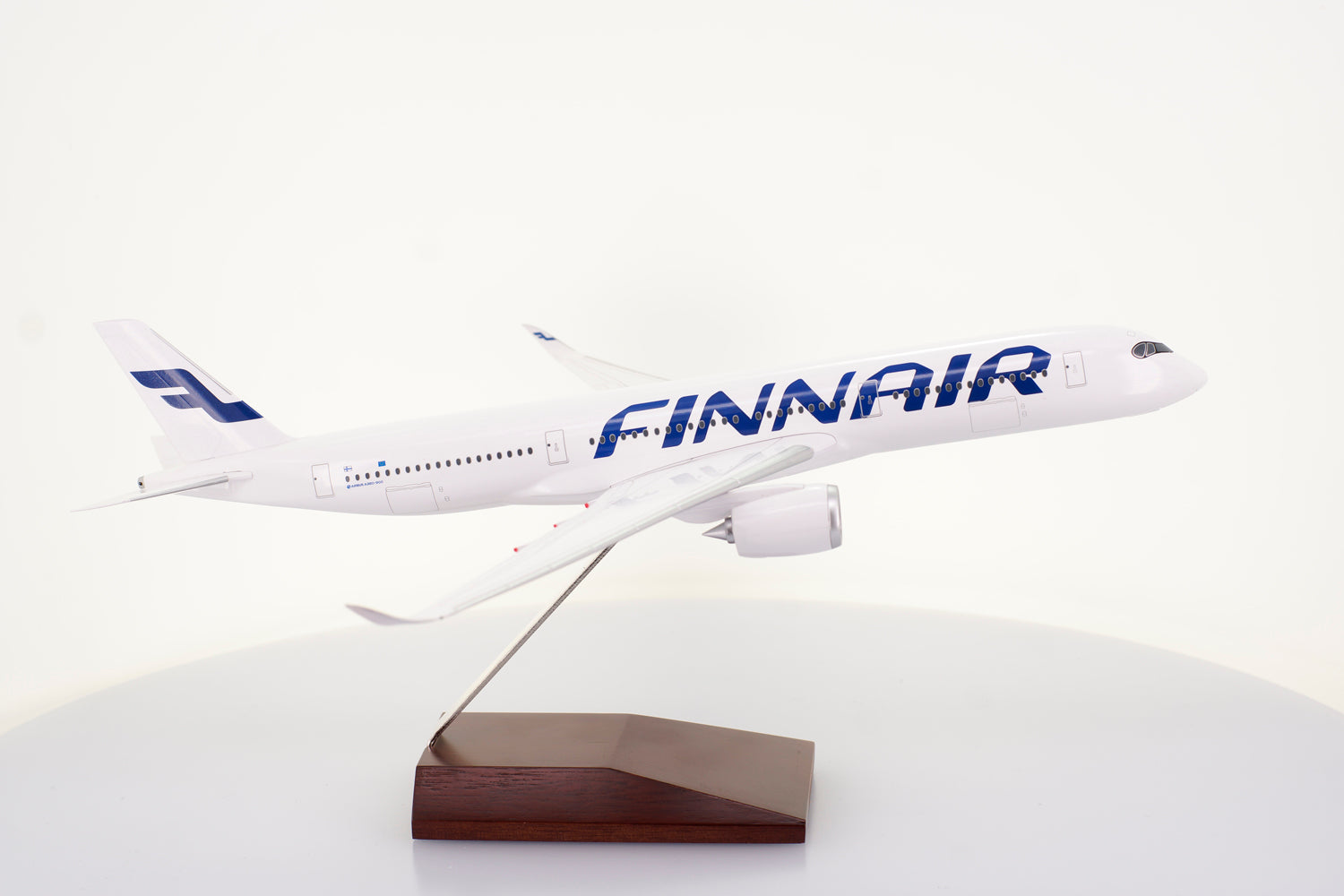 1:200 Finnair 350-900