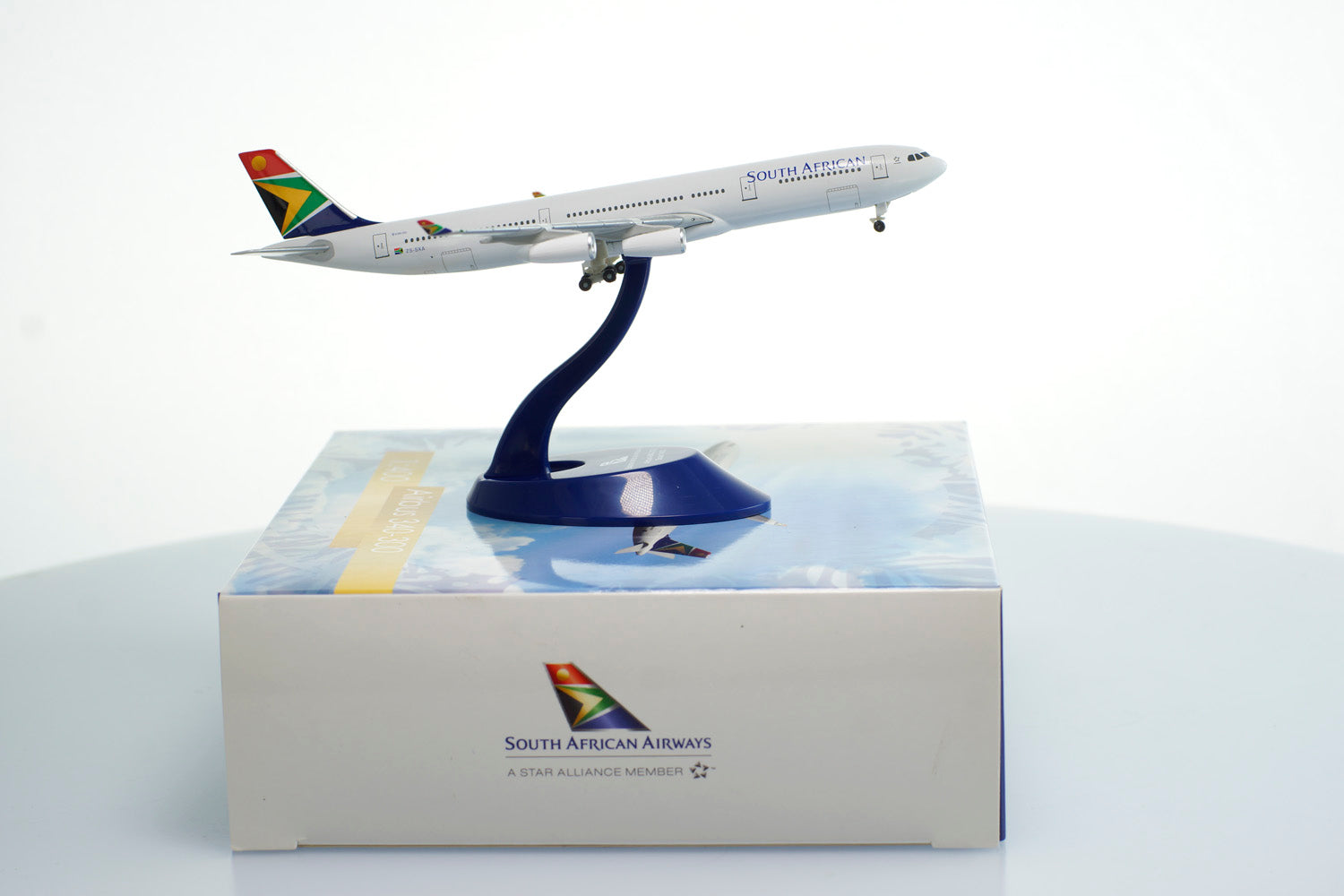 【新品】South African 南アフリカ航空 エアバスA340-300模型 ③South African 南アフリカ航空 エアバスA340-300模型 ③South
