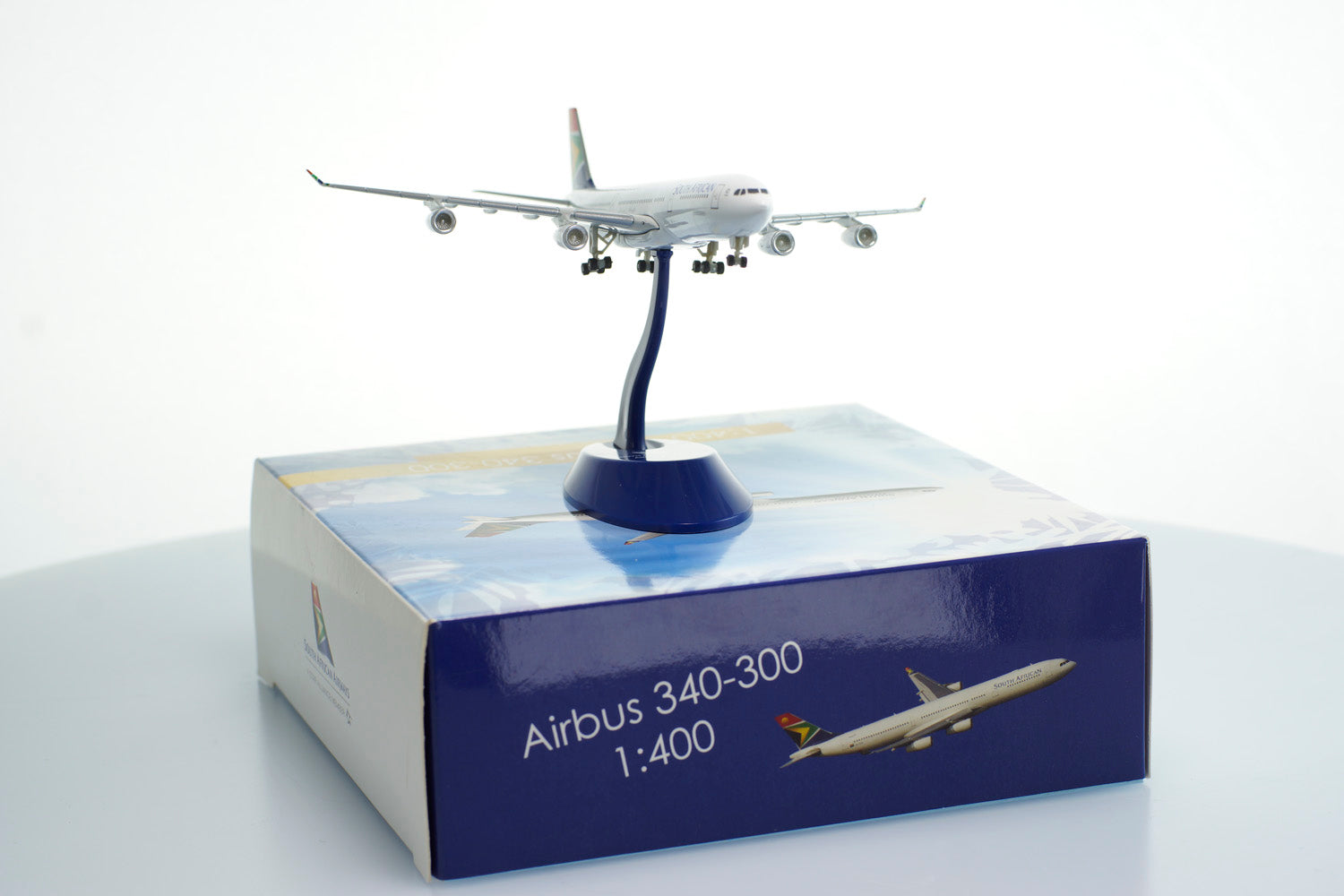 【新品】South African 南アフリカ航空 エアバスA340-300模型 新品】South African 南アフリカ航空 エアバスA340-300模型