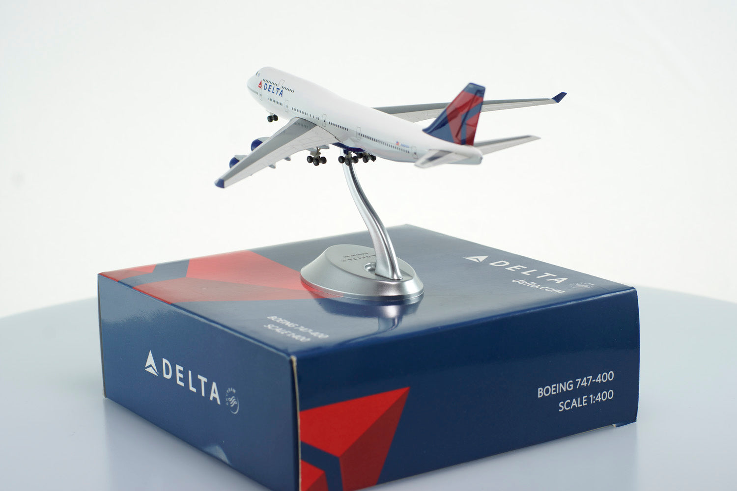 1:400 Delta Air Lines B747-400 – HeroPlane 1:400 Delta Air Lines B747-400 – HeroPlane