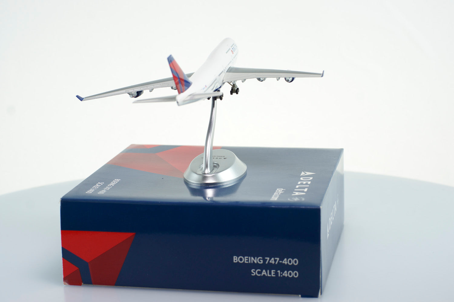1:400 Delta Air Lines B747-400 – HeroPlane