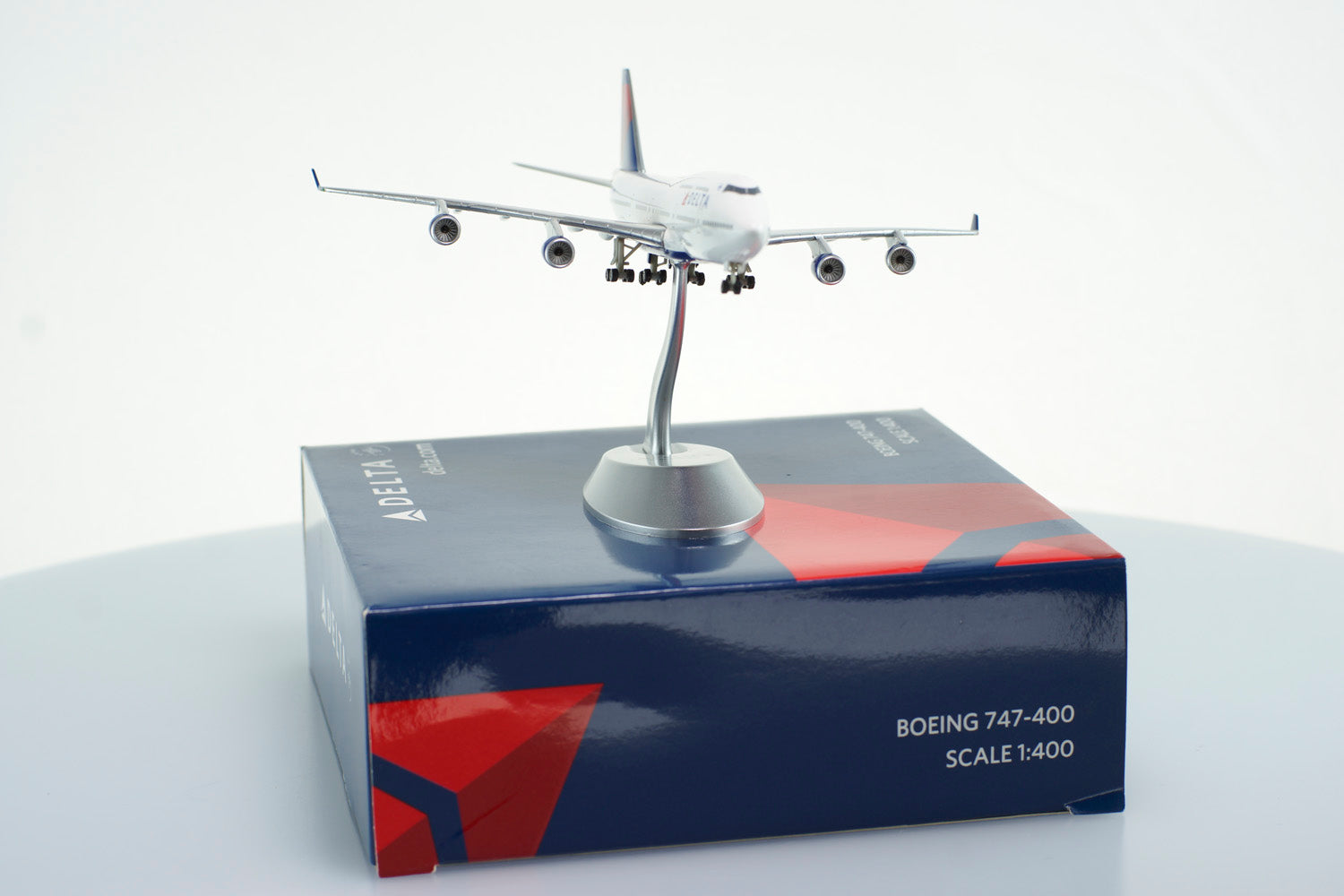 Delta Air Lines Boeing 747-400 1:400 Diecast Aircraft Model