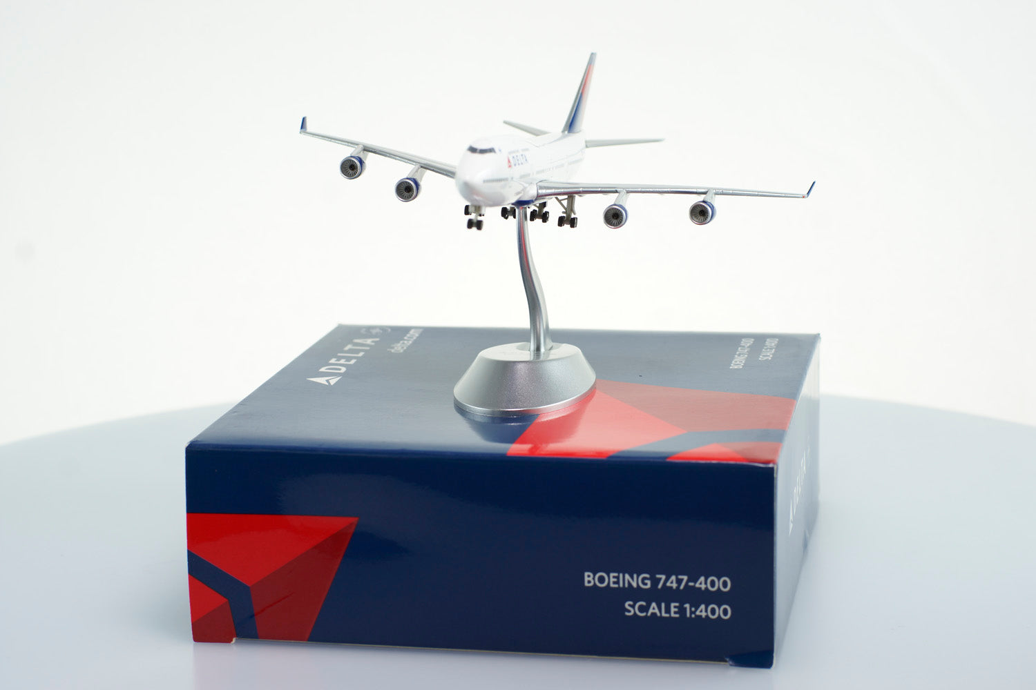 DELTA（デルタ） B747-400 1/200 モデルプレーン SkyMarks Delta Air Lines - Boeing 747-400 - 1/200 - Premium