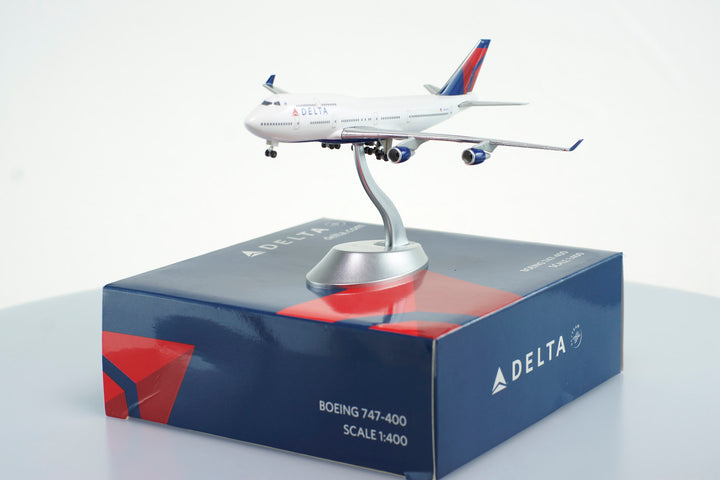 1:400 Delta Air Lines 747-400