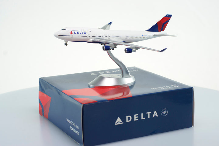 1:400 Delta Air Lines 747-400