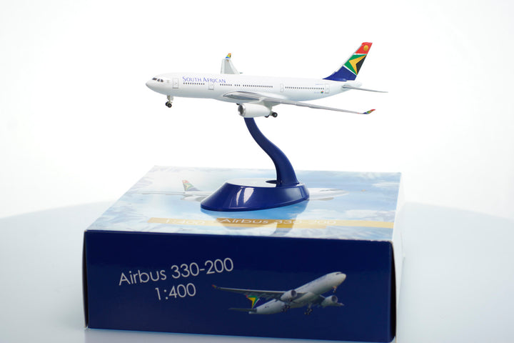 South African Airways Airbus A330-200 model aircraft detail diecast finish